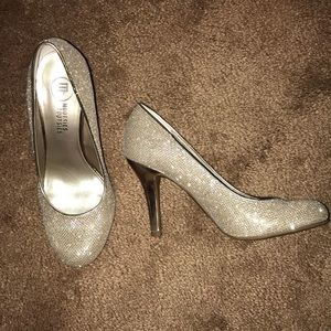 Dust Gold Heels